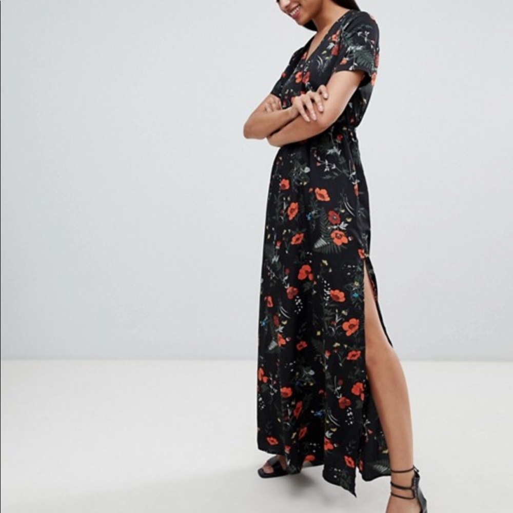Pretty Little Thing Floral Maxi Dress